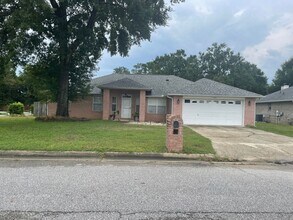 Building Photo - 1797 Cedrus Ln