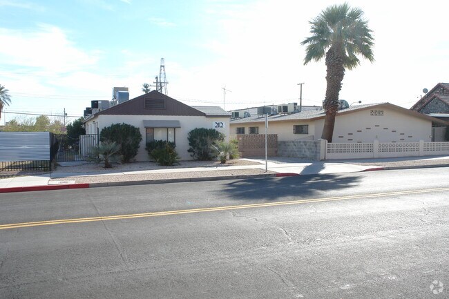 Building Photo - 208 N 9th St