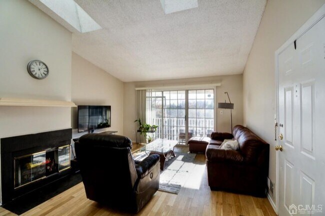 Building Photo - 318 Wimbeldon Ct