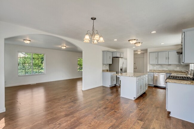 Foto del edificio - 8637 Goldenrain Cir