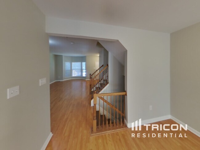 Foto del edificio - 3015 Raking Leaf Dr