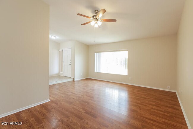 Building Photo - 3546 W Willow Ave