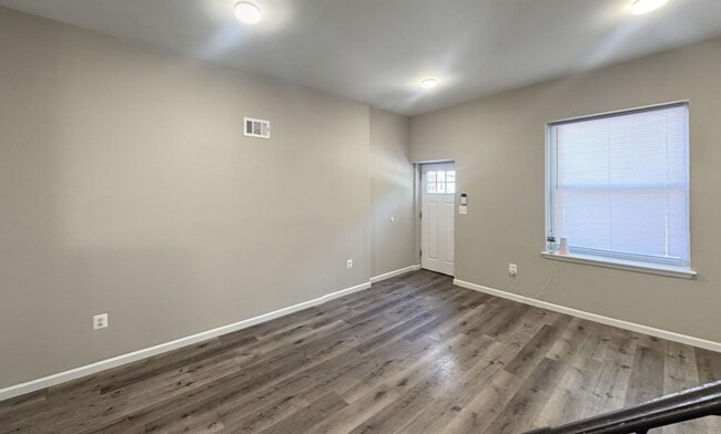 Building Photo - 5411 Trinity St