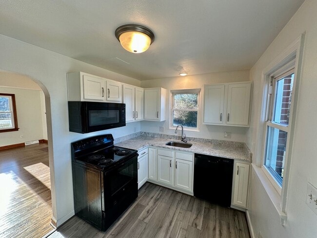 Foto del edificio - 2757 Meadowview Dr NW