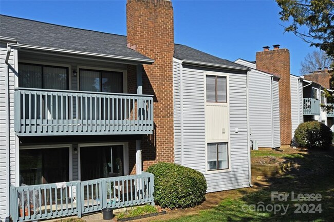 Foto del edificio - 1185 Harrowfield RD Management company Select Real Estate Group INC