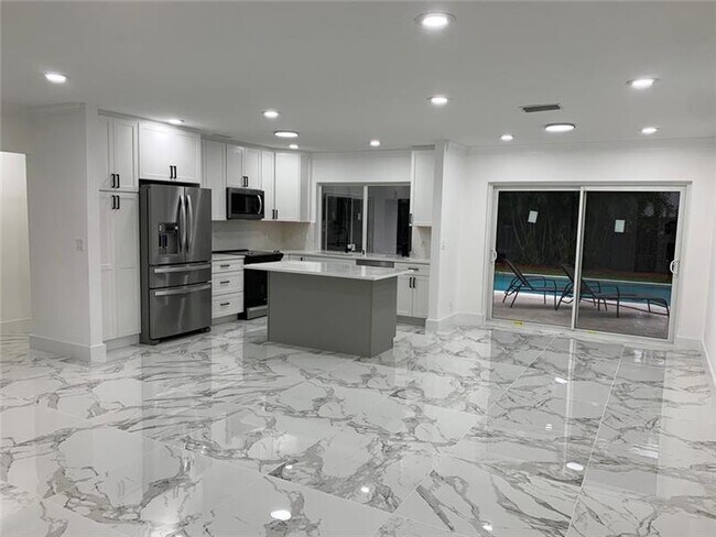 Foto del edificio - 1070 SW 18th St