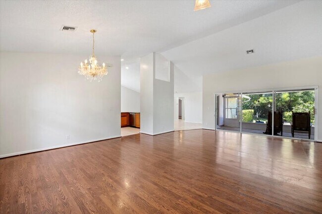 Building Photo - 1401 Hideaway Bnd