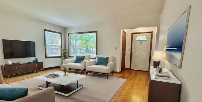 Building Photo - MOVE-IN READY 3-BED, 1-BATH CHARMING CAPE ...