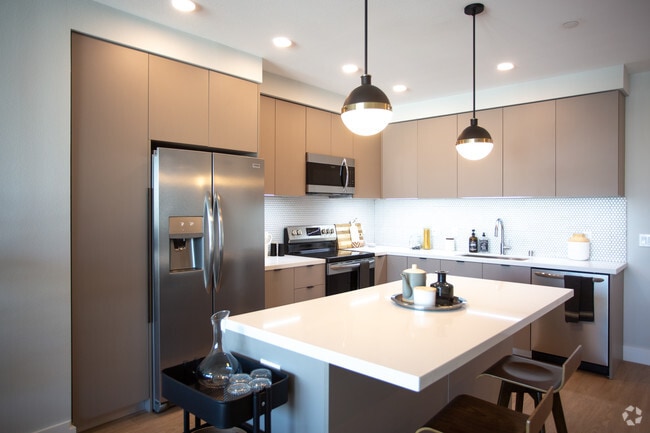 2BR, 1BA-908 SF - 150 Berendo