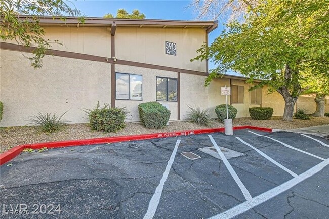 Building Photo - 5913 Smoke Ranch Rd