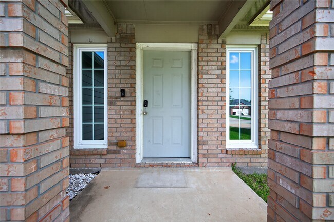 Building Photo - 17314 Blackstone Trails Dr