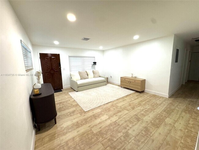Foto del edificio - 3820 NW 5th St
