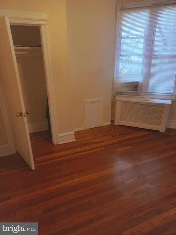 Foto del edificio - 6045 W Columbia Ave