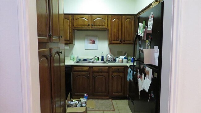 Foto del edificio - 1910 Robbins Pl