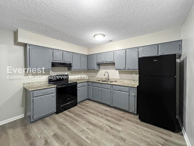Foto del edificio - 5318 Haynes Dr