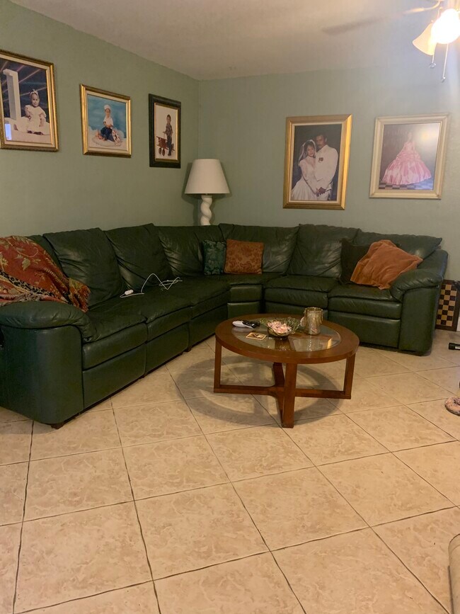Foto del edificio - 10615 SW 200th St