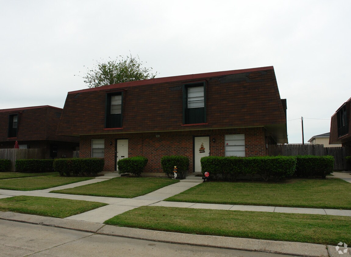 Primary Photo - 51 Antigua Dr