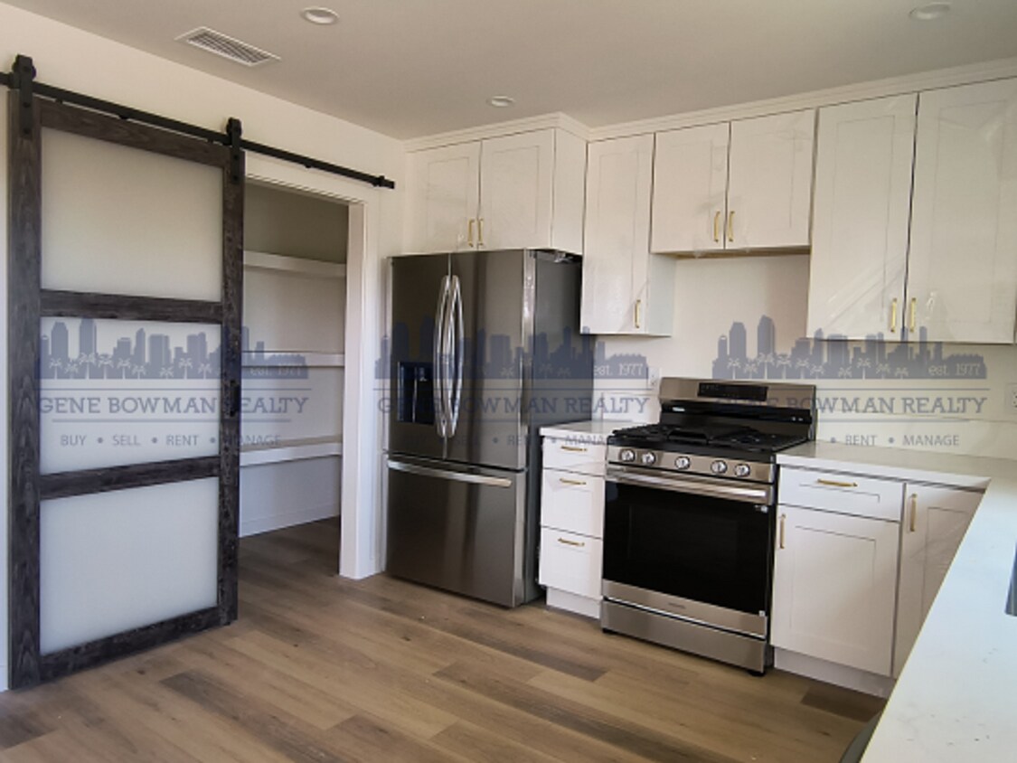 Foto principal - 2201-2205 E 24th St