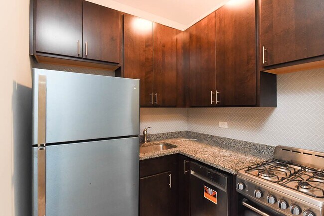 Foto del edificio - 4856 N Damen
