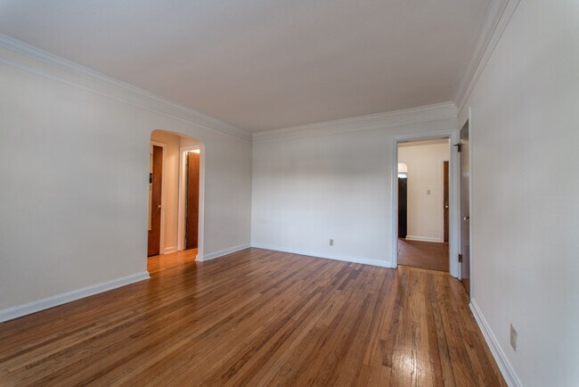 Building Photo - 420 - 432 Riddle Road