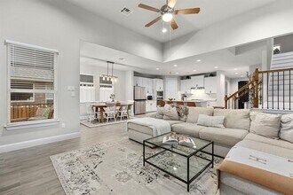 Building Photo - 6720 Verona Pl