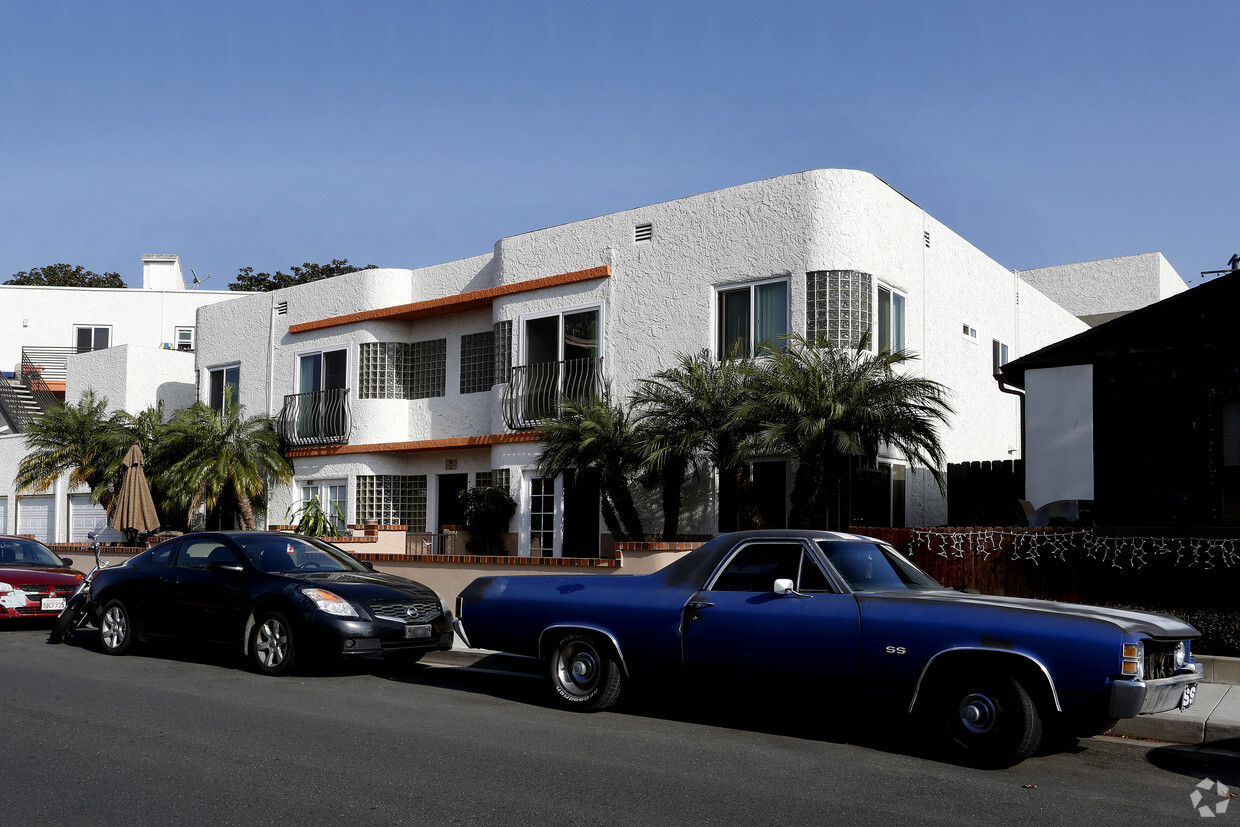 Primary Photo - Ocean Elements at Belmont Shore Apartments