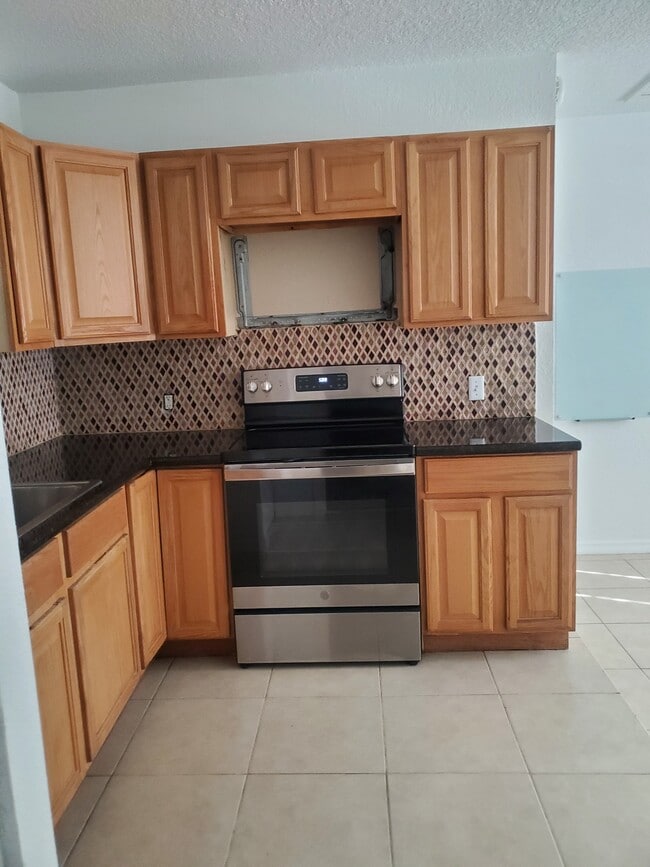 Photo - 1806 Grasmere Dr Townhome