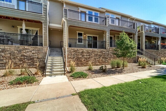 Building Photo - Three Bedroom Condo in Henderson