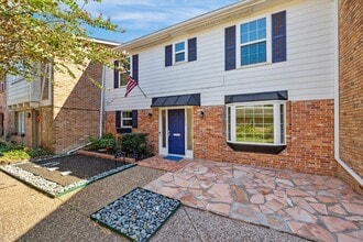 Building Photo - 1833 Saxony Ln