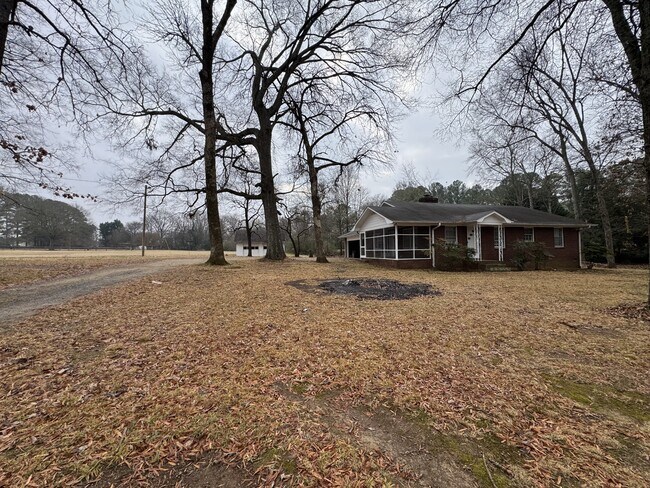 Foto del edificio - 4617 Riverdale Dr