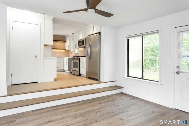 Building Photo - 124 Minturn Pl
