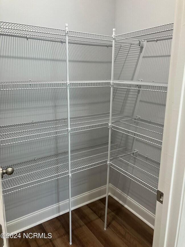 Building Photo - 1641 Star Cross Dr SW