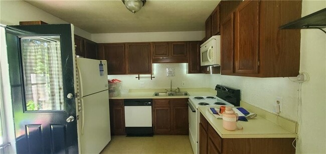 Building Photo - 901 Westland Dr SW