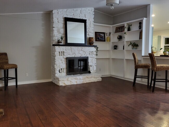 Building Photo - 4 Basildon Cir