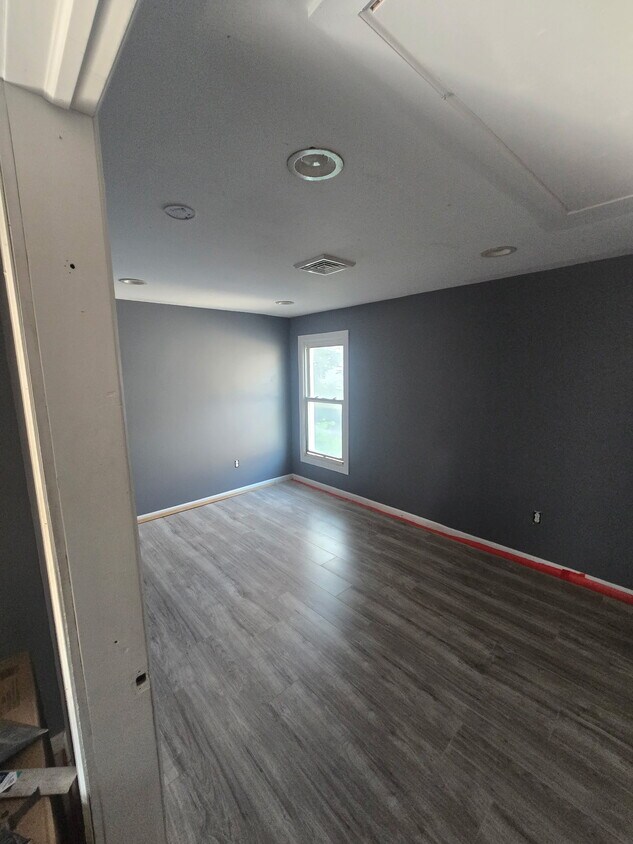 Primary Photo - 169 Hawley St