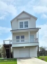 Building Photo - 6311 White Oak Dr