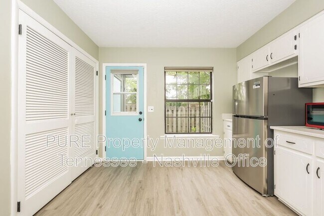 Foto del edificio - 6048 Deal Ave