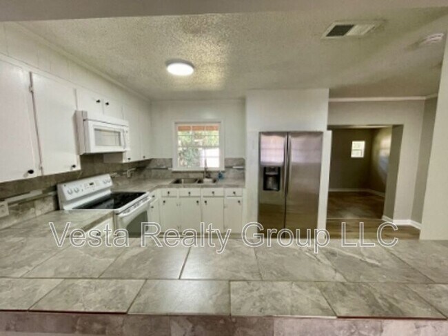 Building Photo - 1595 Winston Dr