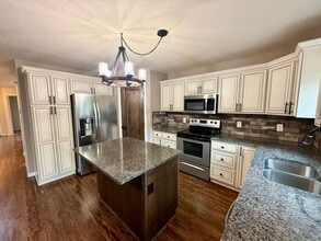Building Photo - 2045 Prairie Hill Dr