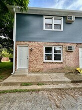 Building Photo - 190 Macey Ave