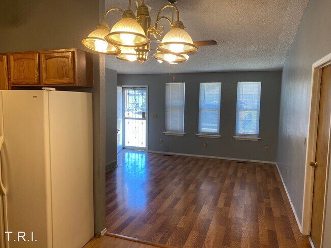 Building Photo - 3 br, 2 bath House - 3501 Burlington Ave