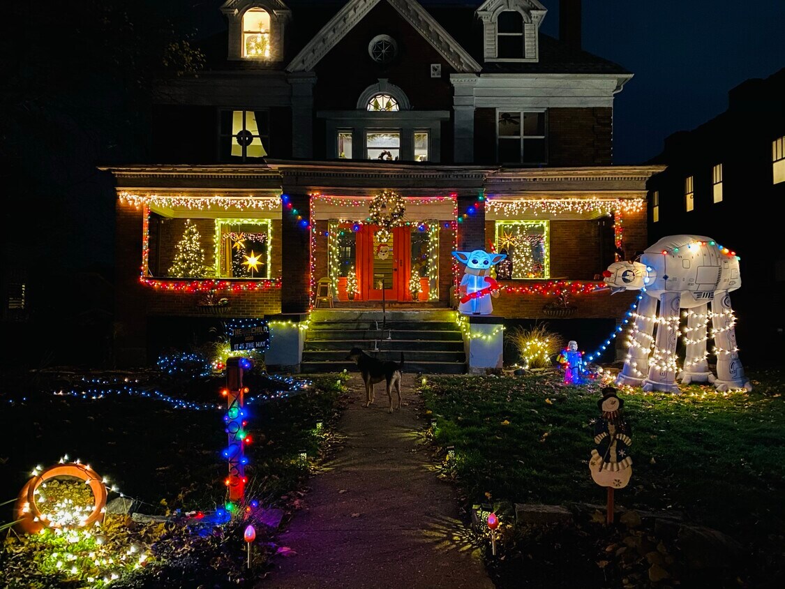 Holiday fun!! ?? - 6923 Thomas Blvd