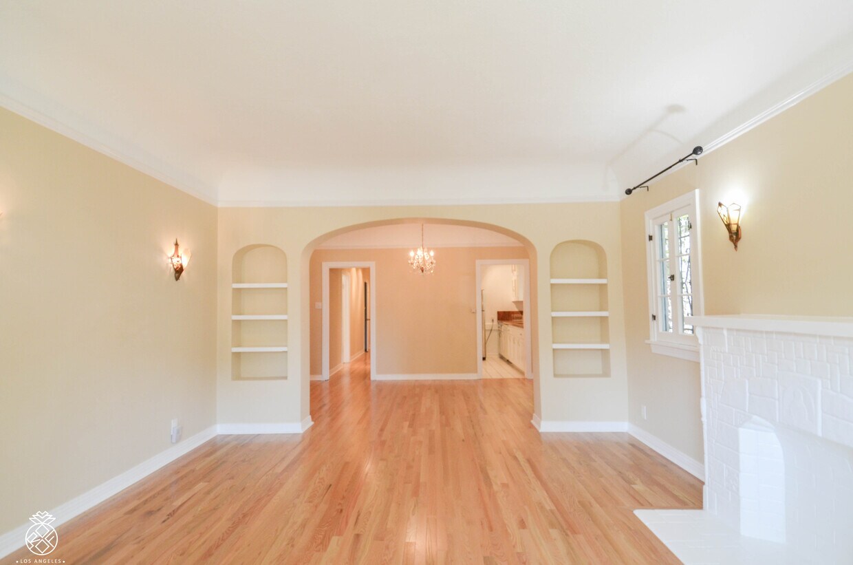 Primary Photo - 441 N Orange Grove Ave