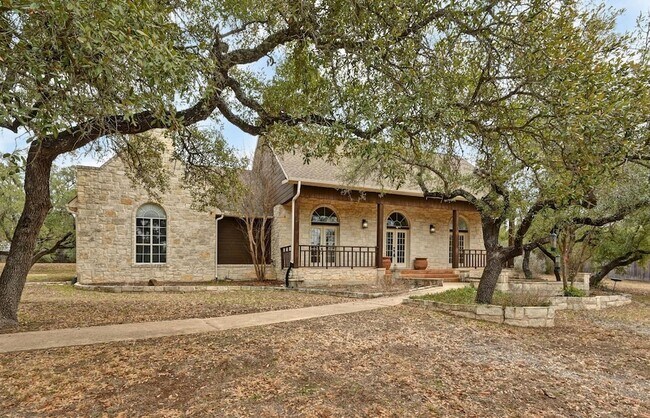 Foto del edificio - 140 Barton Ranch Cir