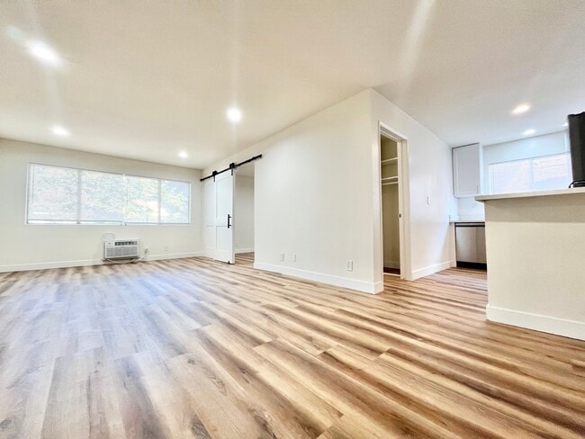 Building Photo - 1784 N. Sycamore Ave. Los Angeles, CA 90028