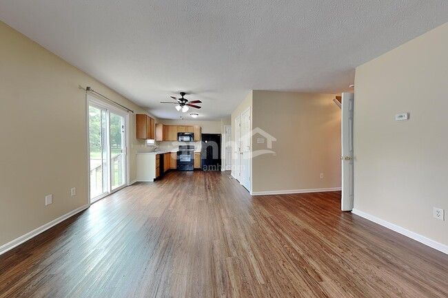 Building Photo - 700 Thornton Dr