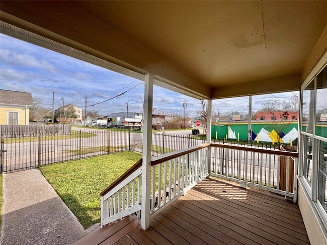 Foto del edificio - 301 Enid St