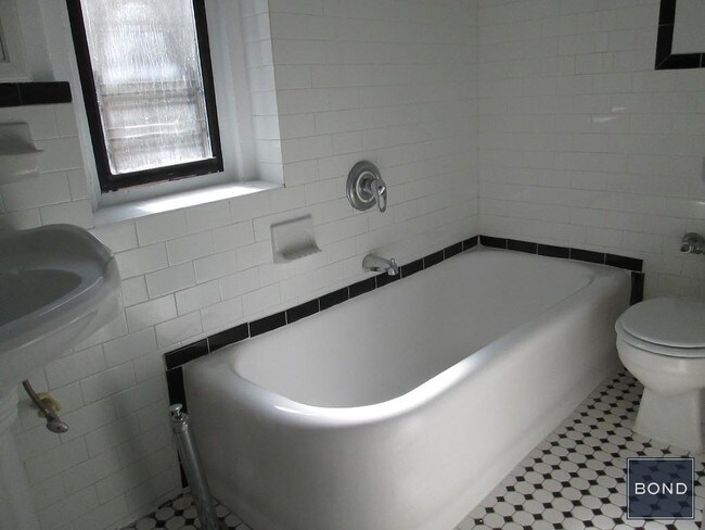 Foto del edificio - 98 Thayer St