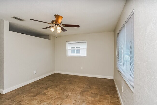 Foto del edificio - 3112 18th St N