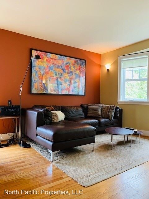 Building Photo - 2 br, 2.5 bath House - 1101 E Harrison St